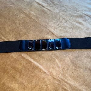 Vince Camuto adjustable black belt with pewter accents